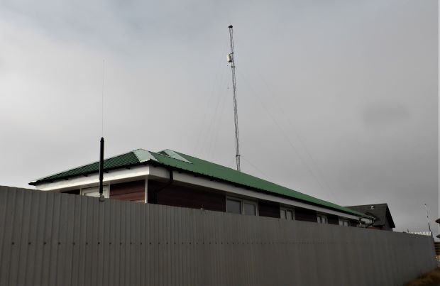 ATAS antenna in Falklands fence